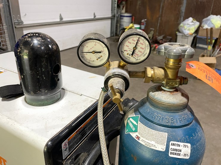 #7108-•-hobart-iron-man-240-wire-feed-welder-image-10