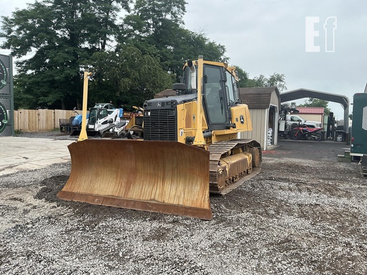 2014-deere-750k-xlt-image-8