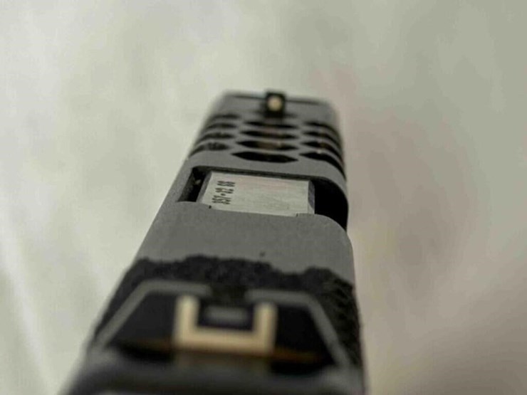 glock-pistol-image-9