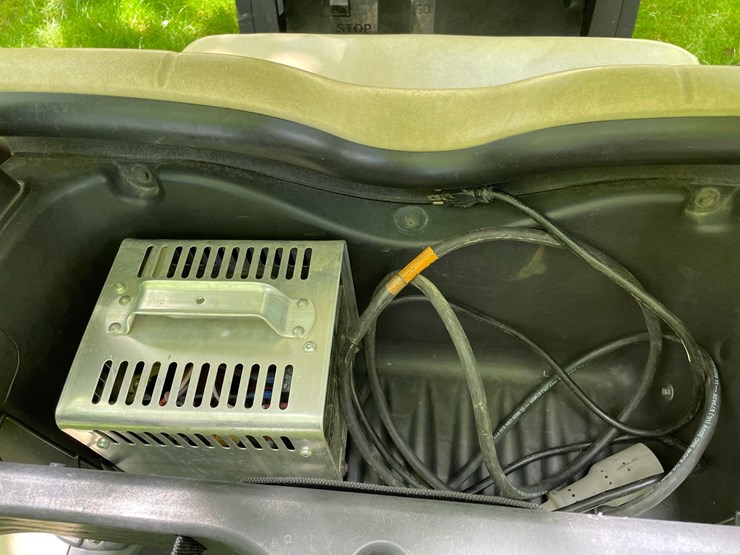 #6059-•-club-car-electric-golf-cart-image-21