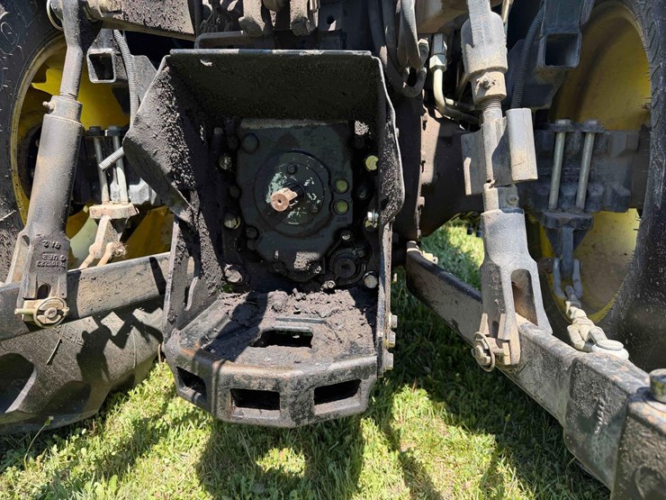 2011-john-deere-5101e-image-15