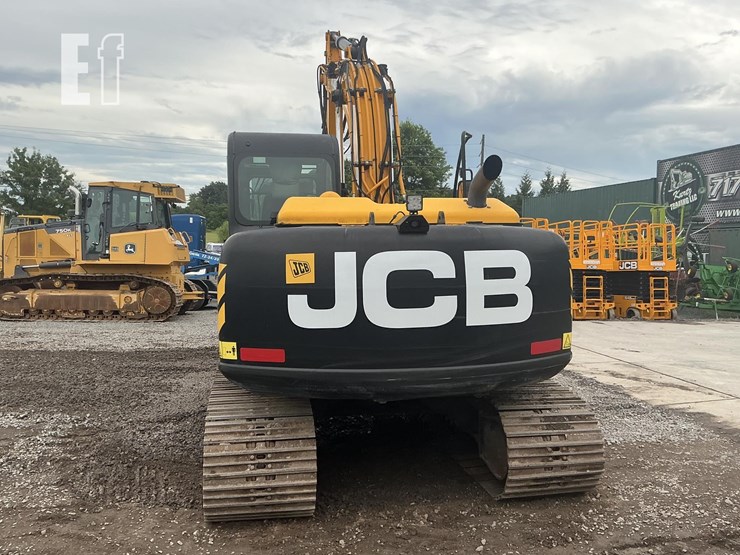 2017-jcb-js131-lc-image-3