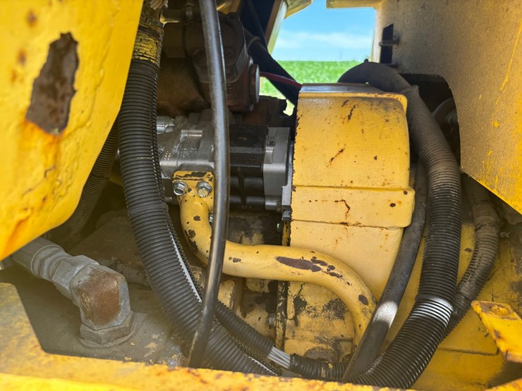 new-holland-lw170-image-45
