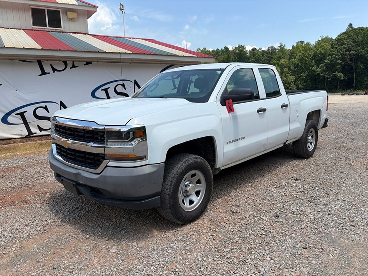 2016-chevrolet-silverado-1500-image-1
