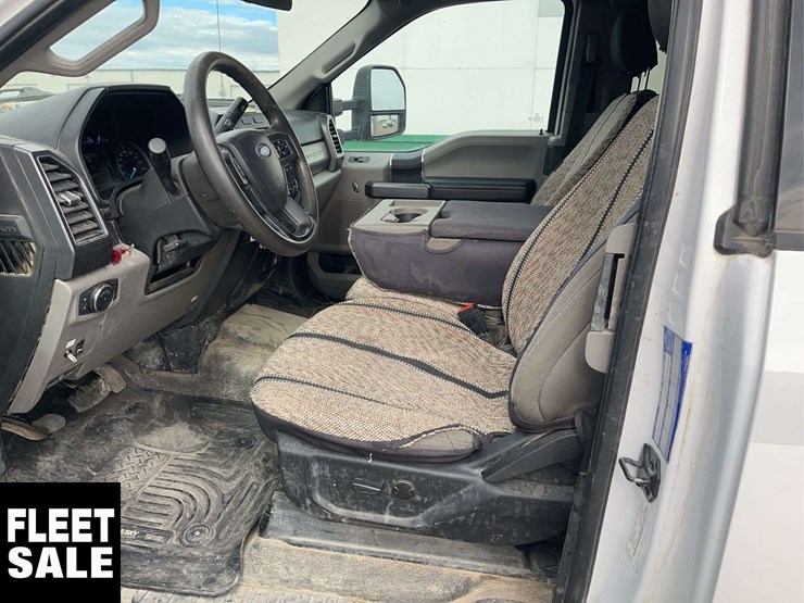 2021-ford-f550-image-14