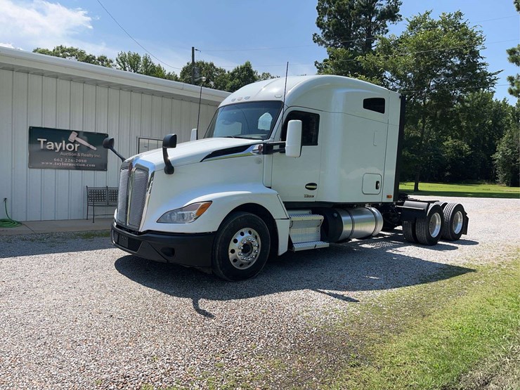 2022-kenworth-t680-image-2