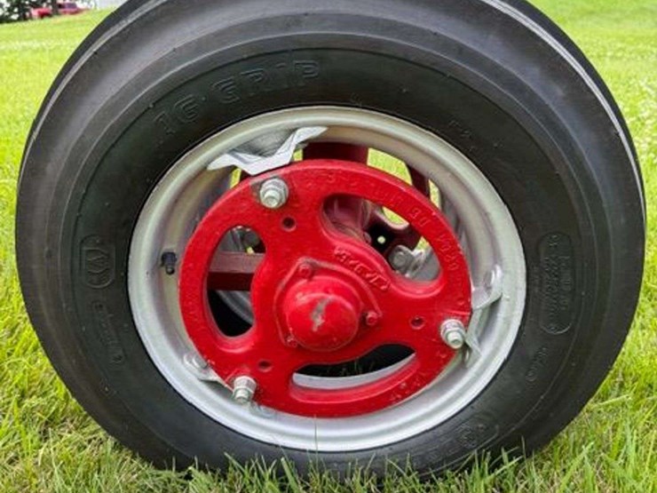 1945-farmall-m-image-16