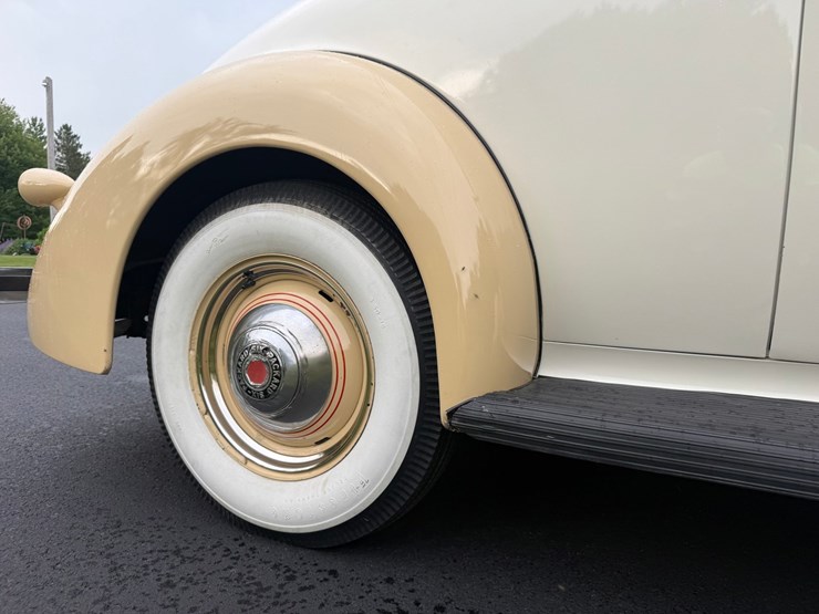 #1372-•-1937-packard-115-c-coupe-image-40