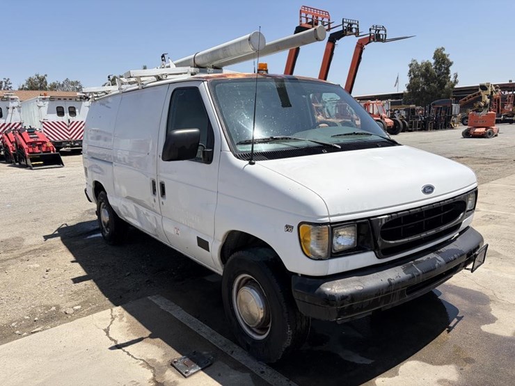 2001-ford-e350-image-2