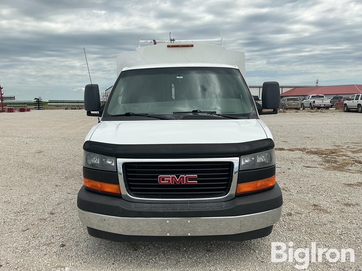 2017-utility-van-image-2