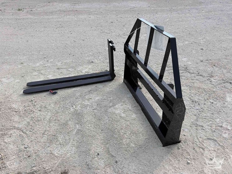 2026-agt-saii100-4,000lb.-48in.-forks-and-frame-skid-steer-attachment-image-3