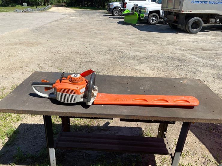 #7189-•-stihl-46-c-hedge-trimmer-image-2