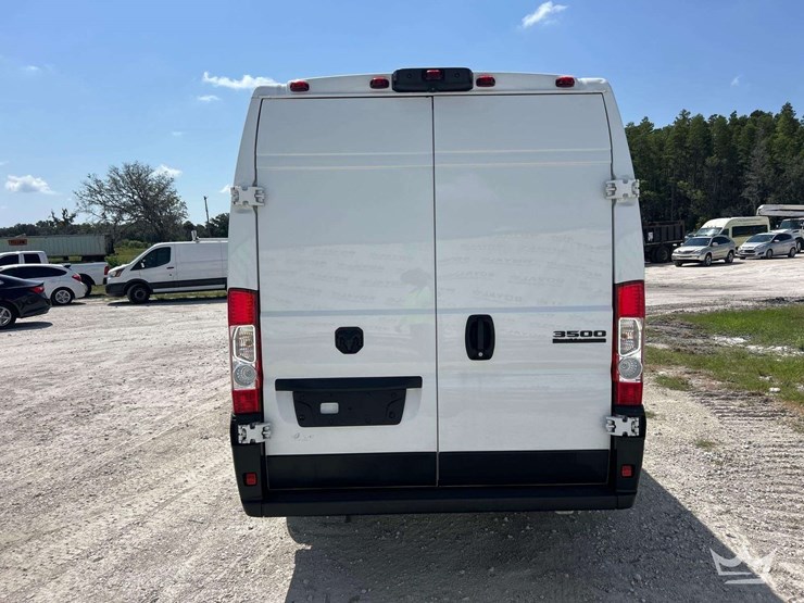2023-ram-promaster-3500-image-24