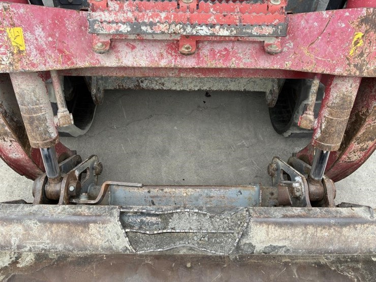 2019-takeuchi-tl12-image-8