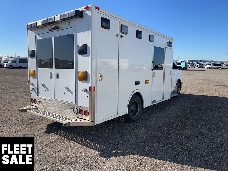 2018-chevrolet-express-s/a-ambulance-image-5