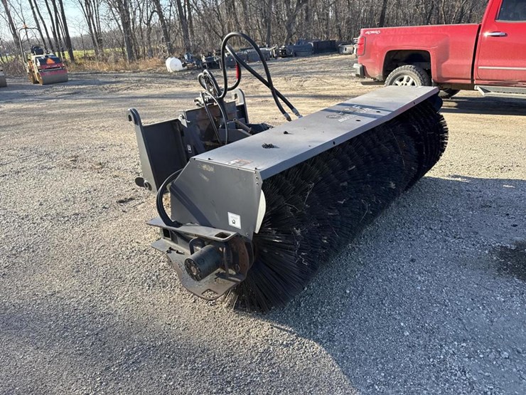 #2051-•-8'-case-sweeper-loader-attachment-image-5