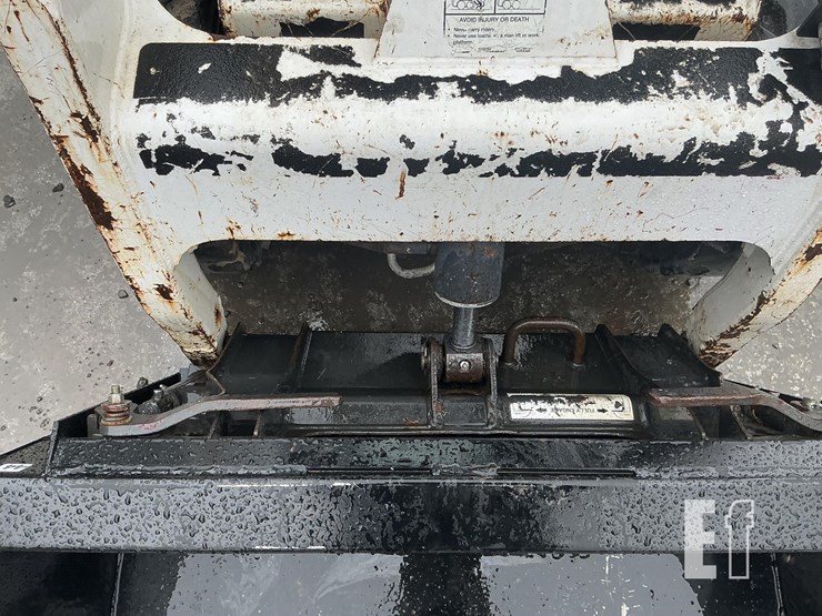 2012-bobcat-s70-image-10