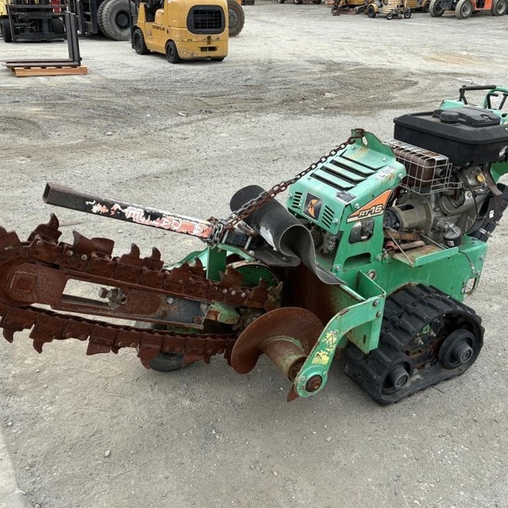 2016 DITCH WITCH RT16