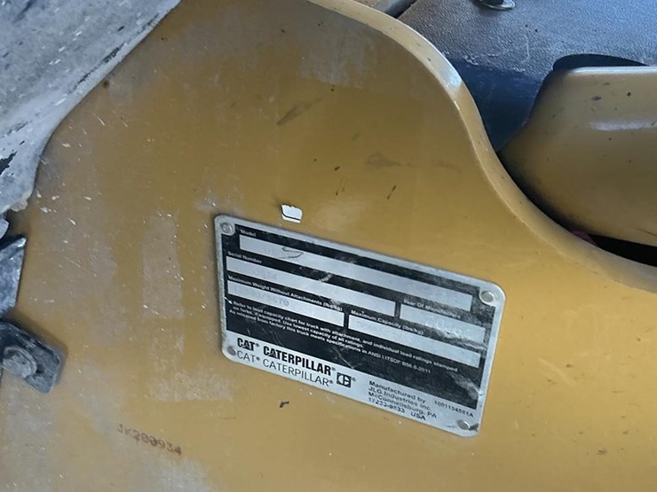 2016-caterpillar-th255c-image-16