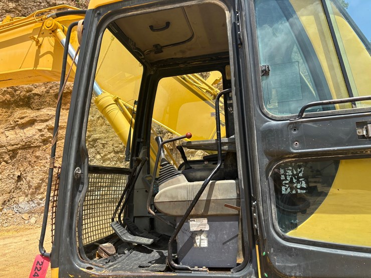 komatsu-pc200-lc-6le-image-69