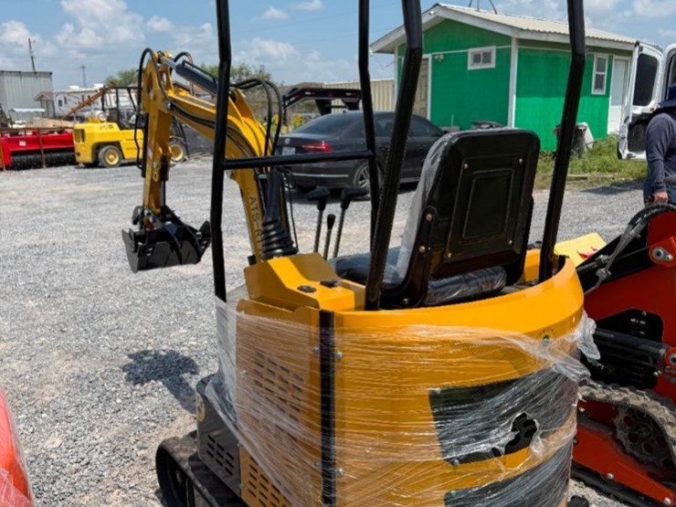 2026-ats-ats-rt15r-rt15r-mini-excavator-image-4