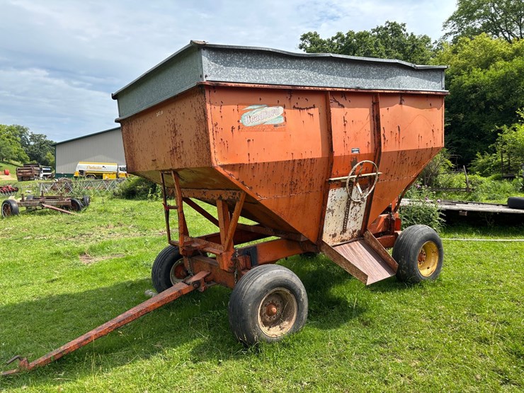 #2226-•-bradford-gravity-box-wagon-image-1