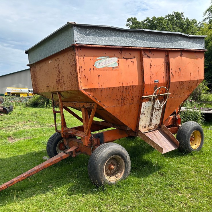 #2226 • Bradford Gravity Box Wagon