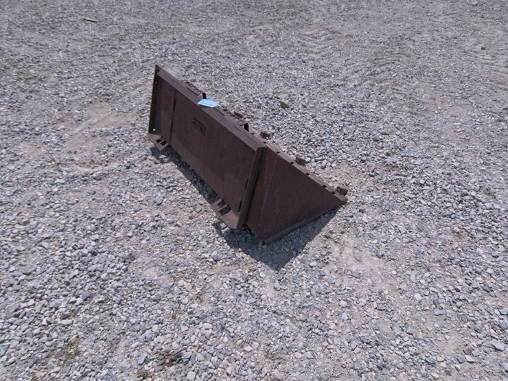 #2054-•-53-inch-skid-steer-quick-attach-tooth-bucket-image-3