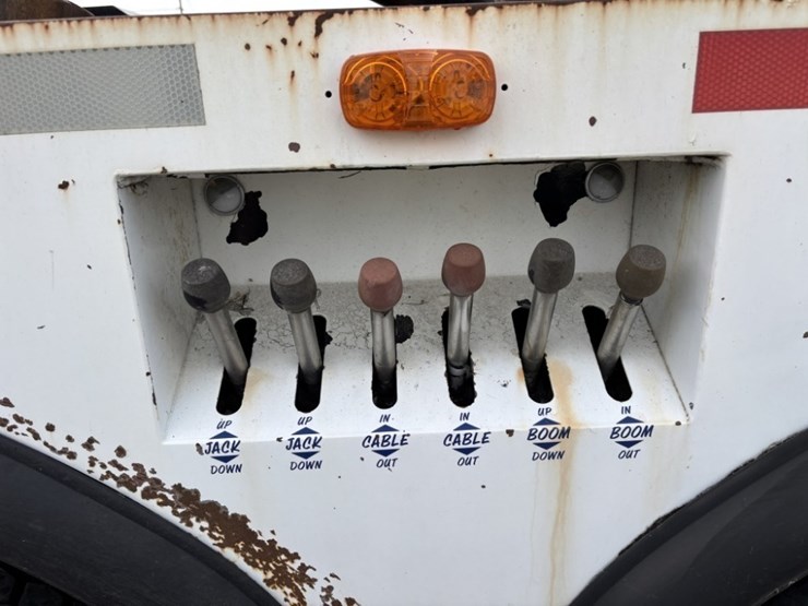1989-peterbilt-377-image-23