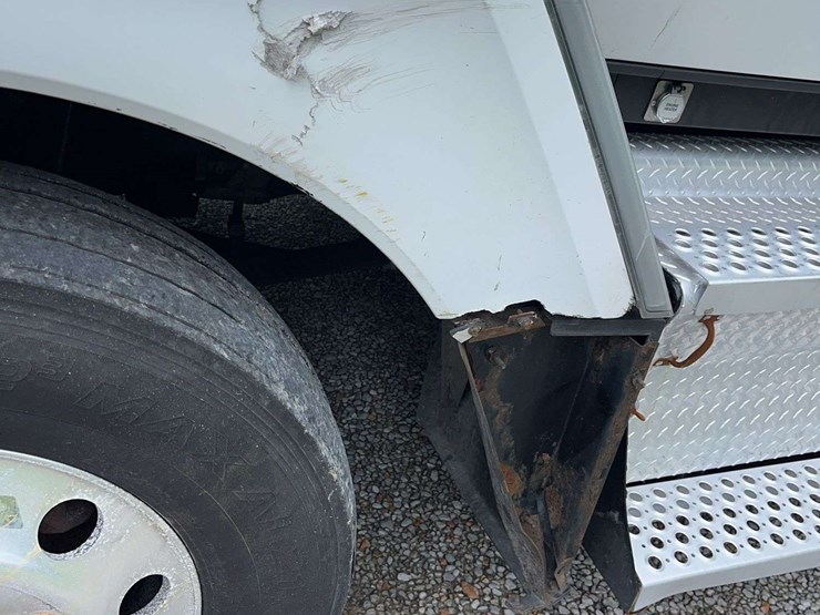 2022-kenworth-t680-image-4