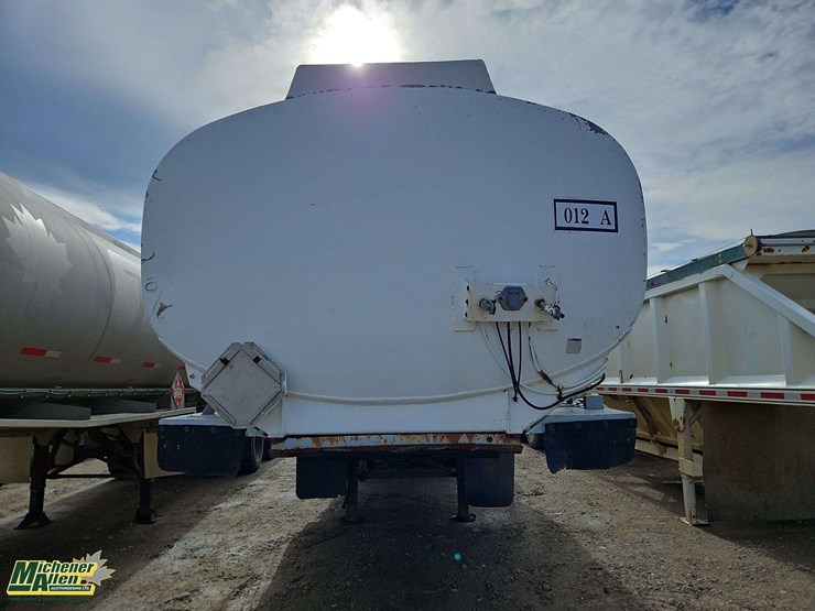 1982-hutchinson-super-b-oil-tank-trailer-image-3