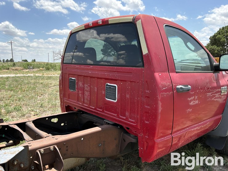 2009-dodge-ram-5500-image-18