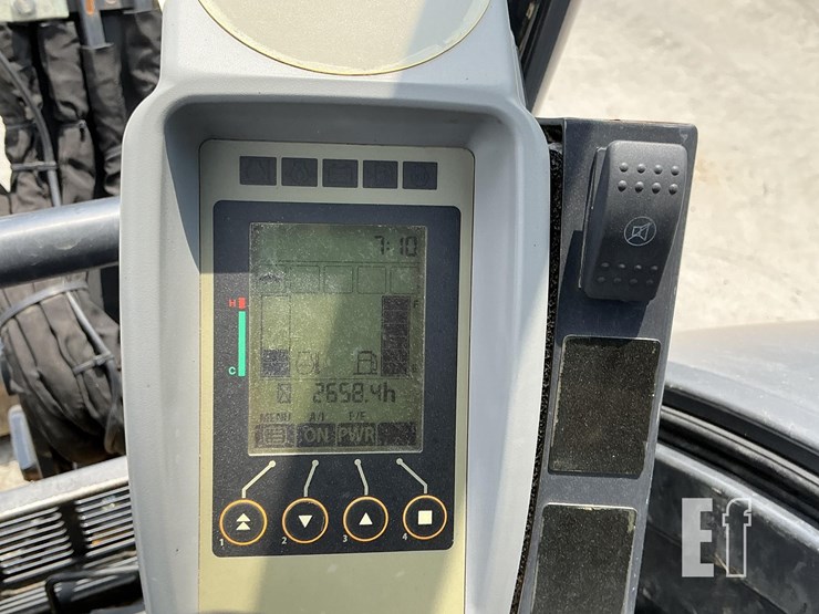 2022-deere-35g-image-17