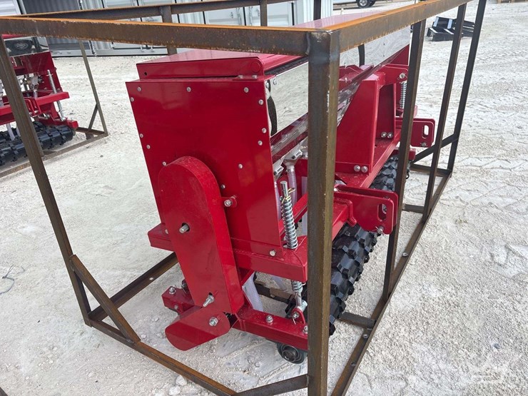 skidsteer-seeder-attachment-image-5