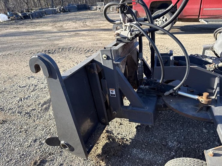 #2051-•-8'-case-sweeper-loader-attachment-image-9