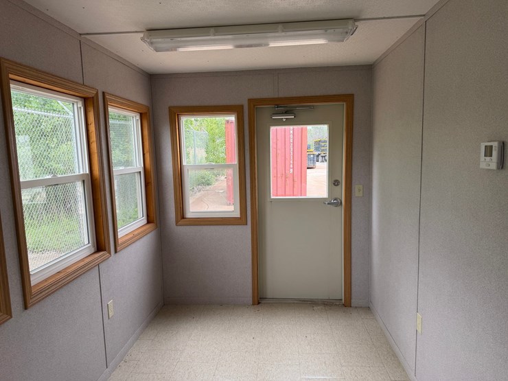 #1463-•-20'-container-office-image-9