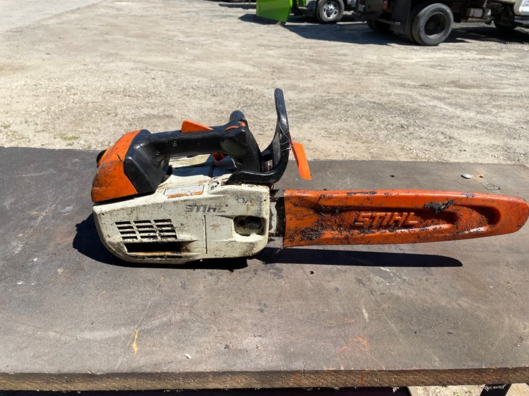 #7184-•-stihl-ms201-tc-chainsaw-image-4