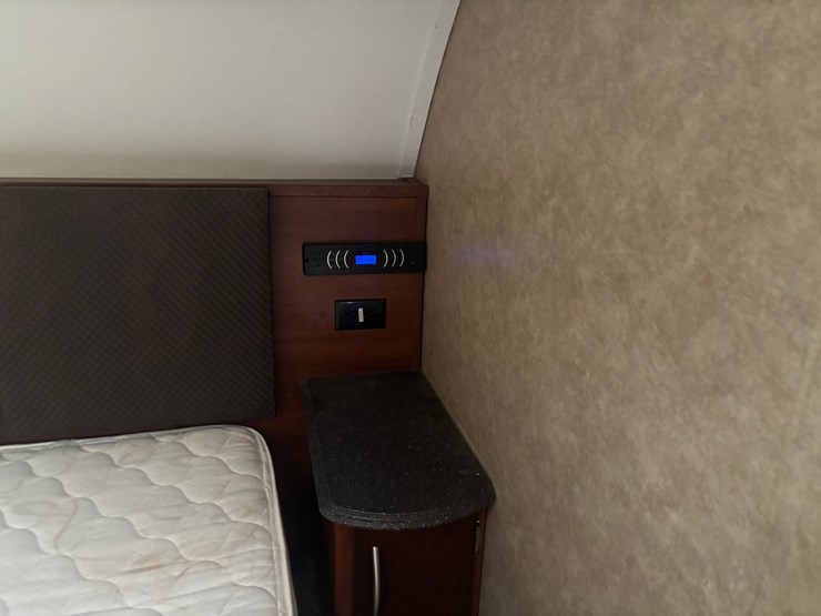 #2231-•-2014-crusader-335-5th-wheel-camper-image-80