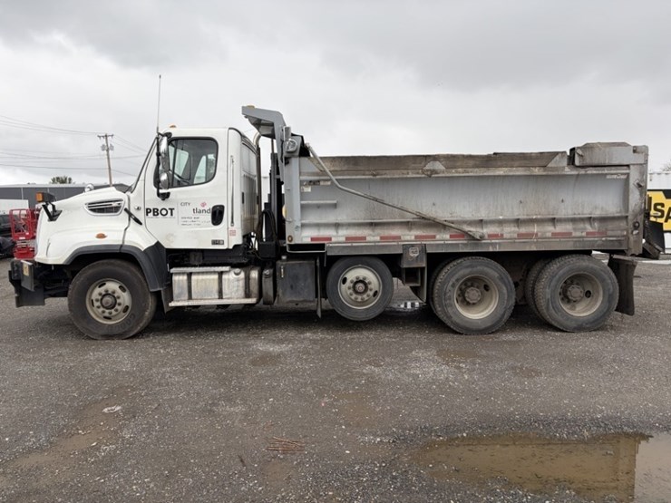 2018-freightliner-114sd-image-7