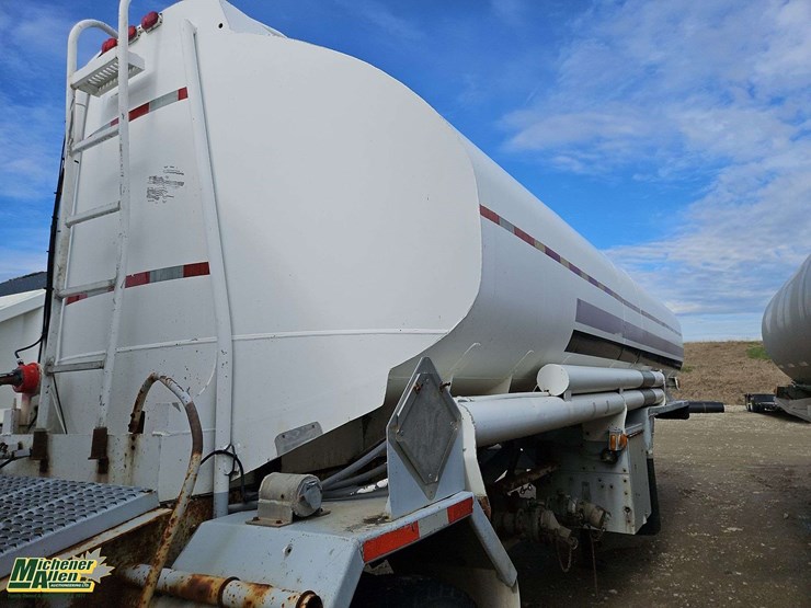 1982-hutchinson-super-b-oil-tank-trailer-image-10