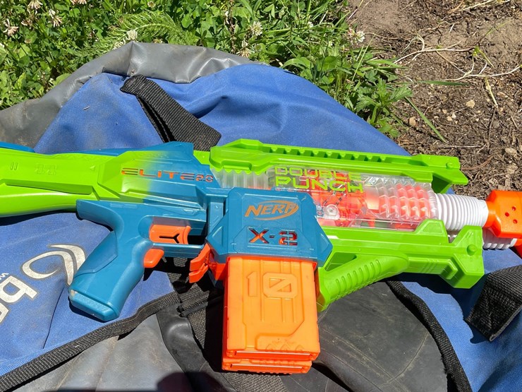 #7161-•-assortment-of-recreational-items-image-5