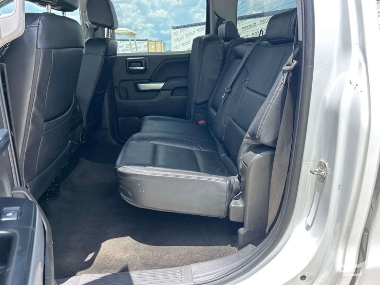 2018-chevrolet-silverado-1500-image-16