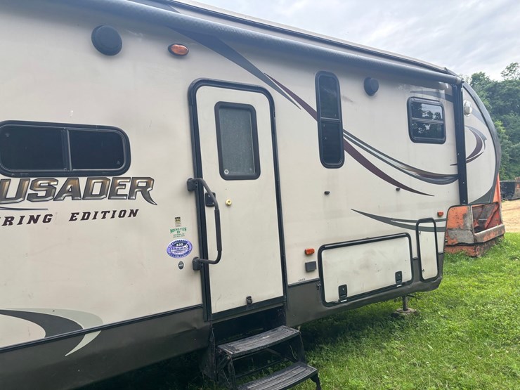 #2231-•-2014-crusader-335-5th-wheel-camper-image-10