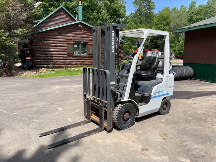 #6066-•-2016-4000lb-unicarriers-lp-forklift-image-1