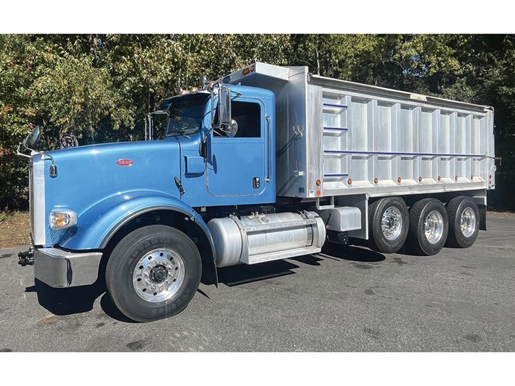 2024-peterbilt-367-image-1
