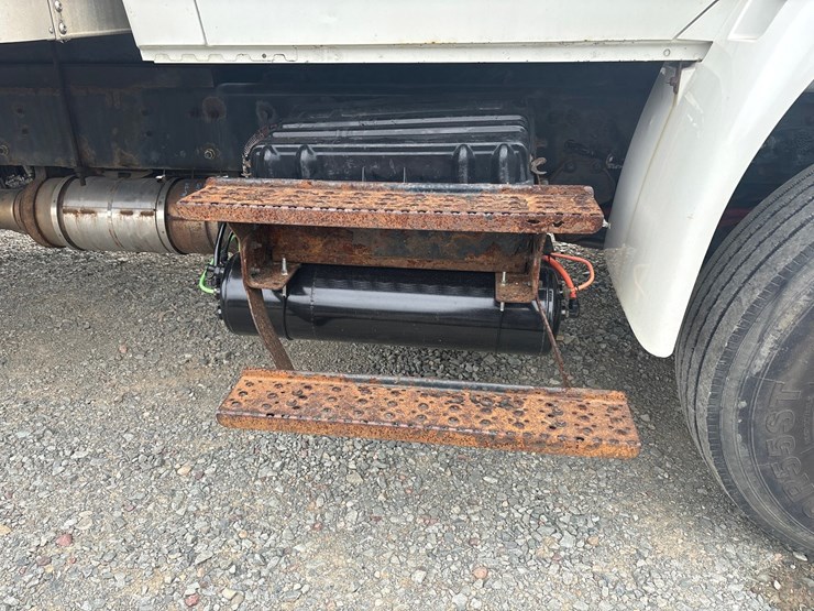 2015-international-durastar-4300-image-16