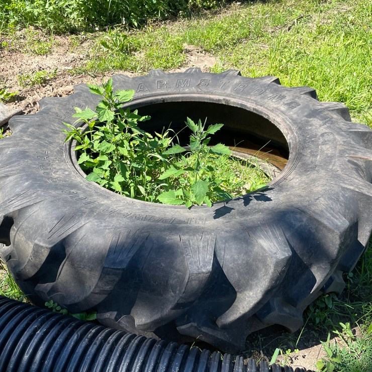 #7123 • Armstrong Tractor Tire