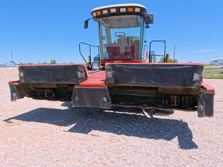 hesston-8550s-image-15