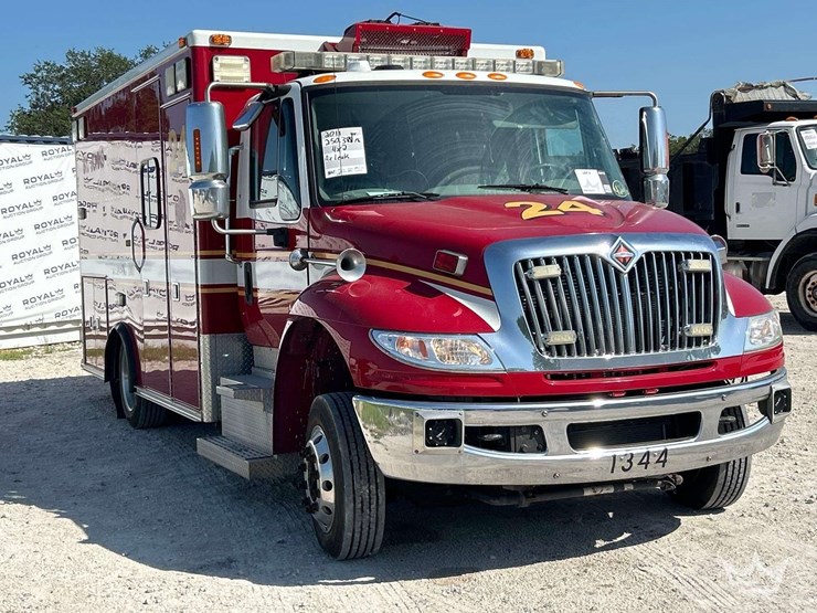 2011-international-durastar-4400-image-4