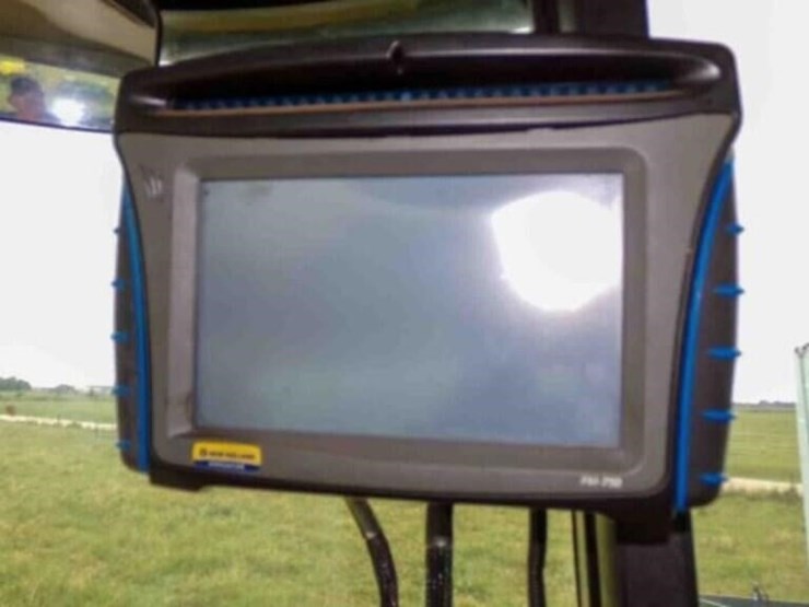 2013-new-holland-h8080-image-13